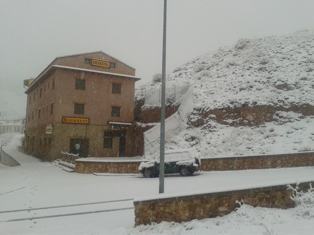 Hostal El Olmo Camarena de la Sierra Eksteriør bilde