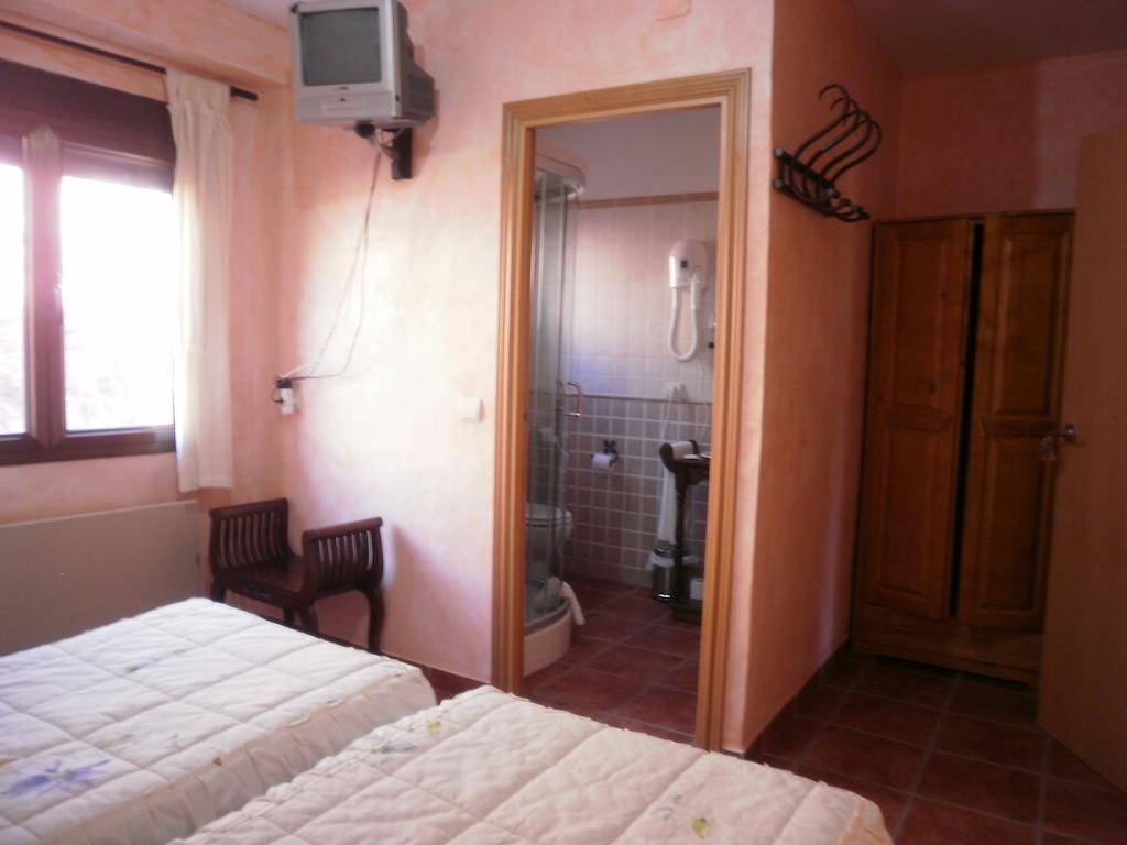 Hostal El Olmo Camarena de la Sierra Rom bilde